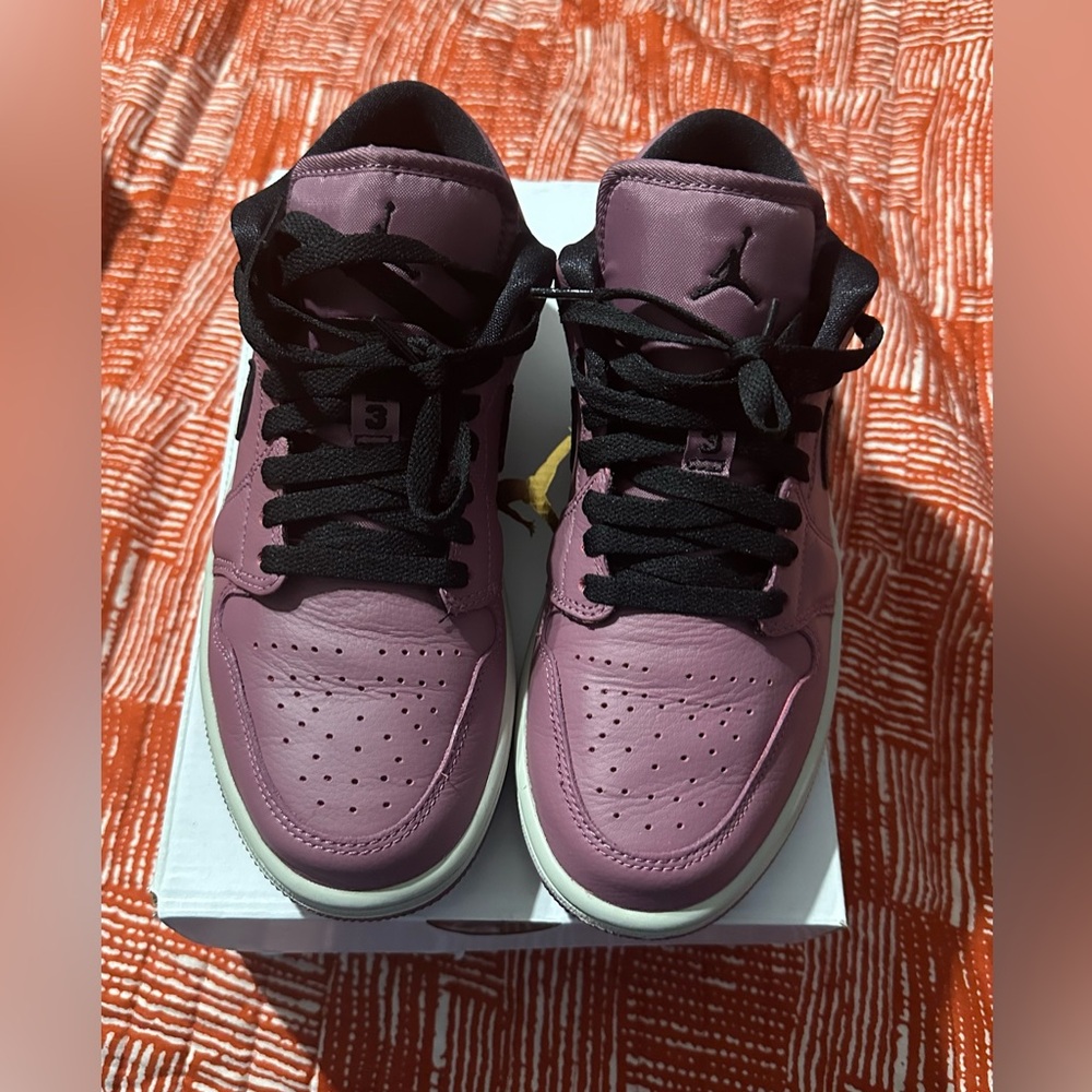 WMNS AIR JORDAN 1 LOW SE